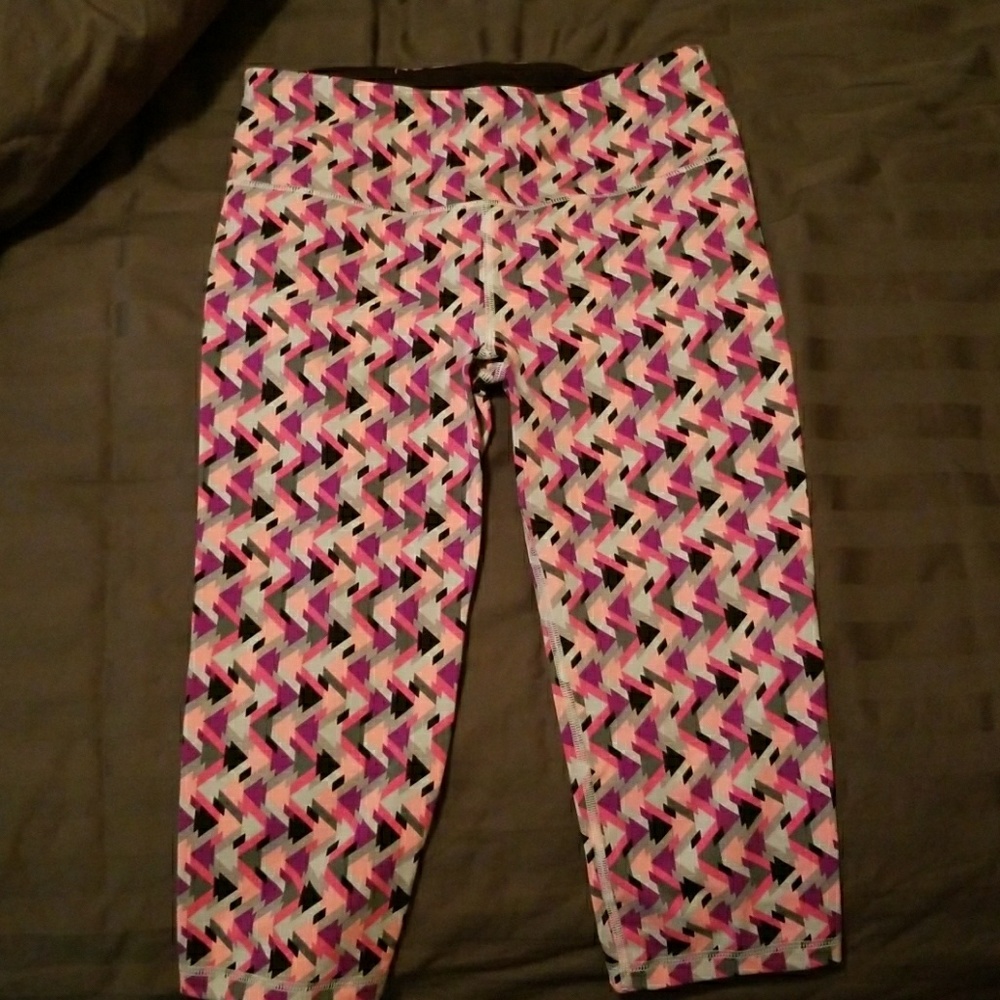 VSX Knockout Crop Workout Bottoms